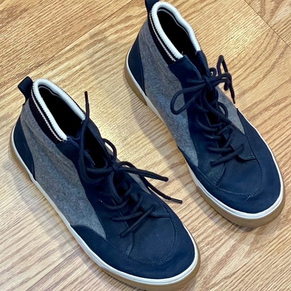 🔥MAKE OFFER🔥Old Navy mid-top Sneakers🔥 - Picture 2 of 6
